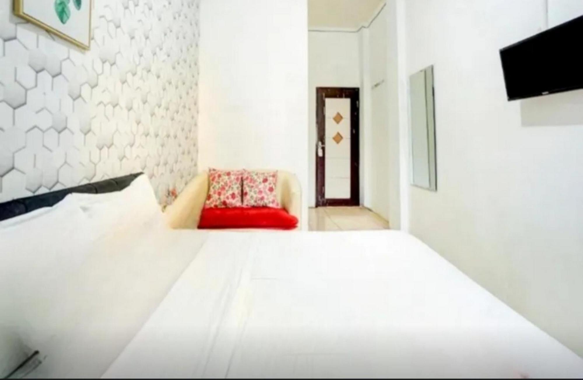 Hotel Reddoorz Near Plaza Araya Malang Blimbing  Zewnętrze zdjęcie