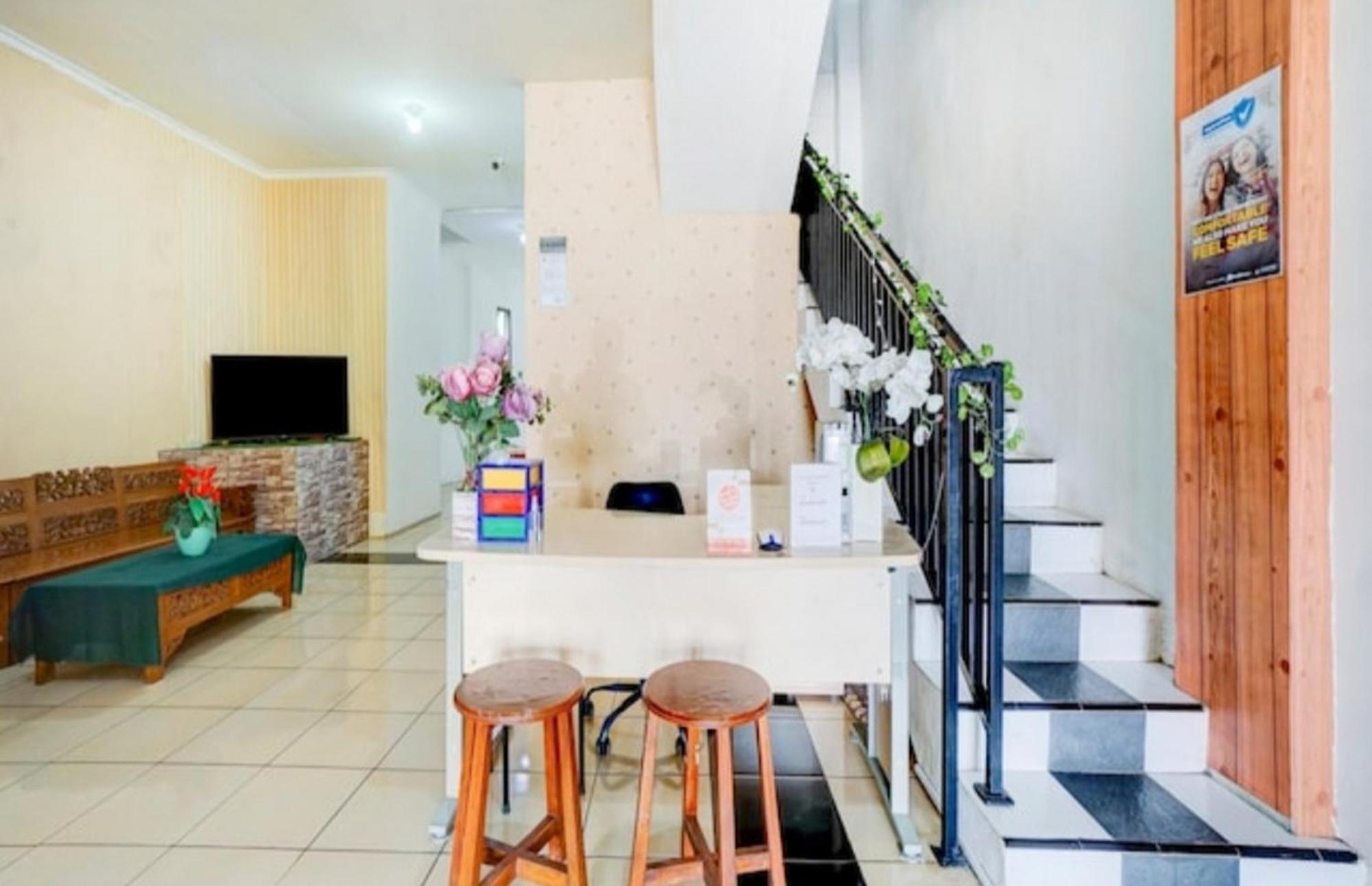 Hotel Reddoorz Near Plaza Araya Malang Blimbing  Zewnętrze zdjęcie